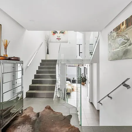 Pet Friendly Waterfront Escape In Balmain East!-3